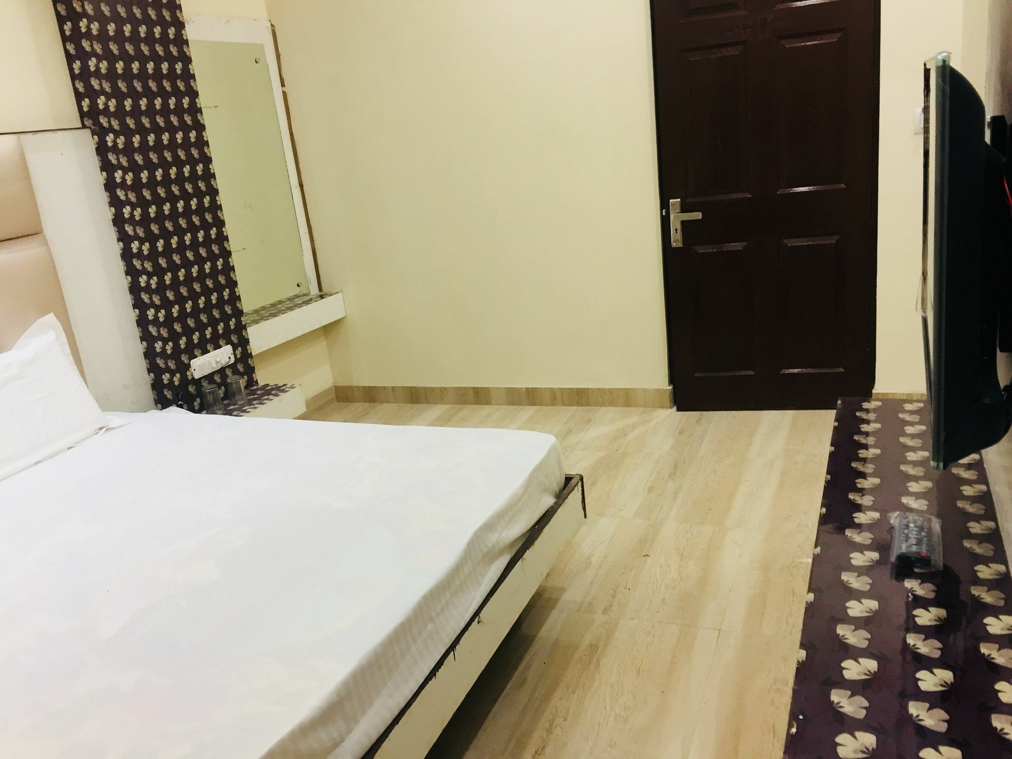Oyo 75948 Hotel Tushar Continental Nowe Delhi Zewnętrze zdjęcie